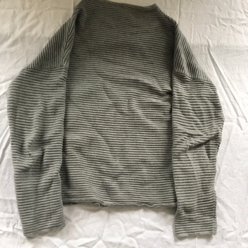 Grey sweater - Picture 2 of 3